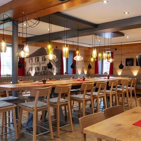 מלון Und Wirtshaus Loewen *