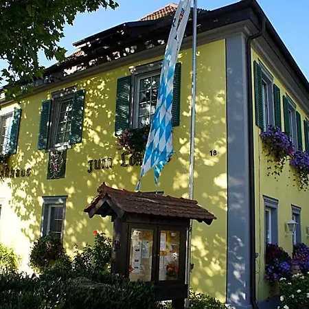 Und Wirtshaus Löwen Hotel *