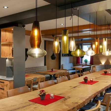 מלון Und Wirtshaus Loewen *